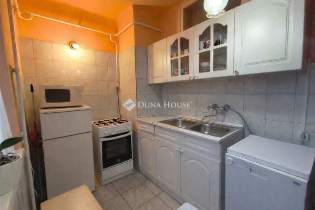 Eladó téglalakás, Gödöllőn 65.5 M Ft, 2 szobás