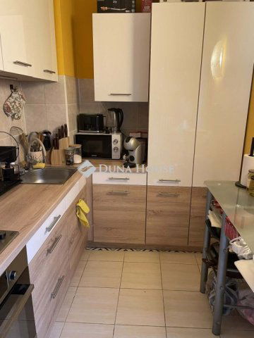 Eladó panellakás, Pécsett, Madách Imre utcában 54.99 M Ft