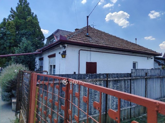 Eladó családi ház, Szolnokon 42.9 M Ft, 3 szobás