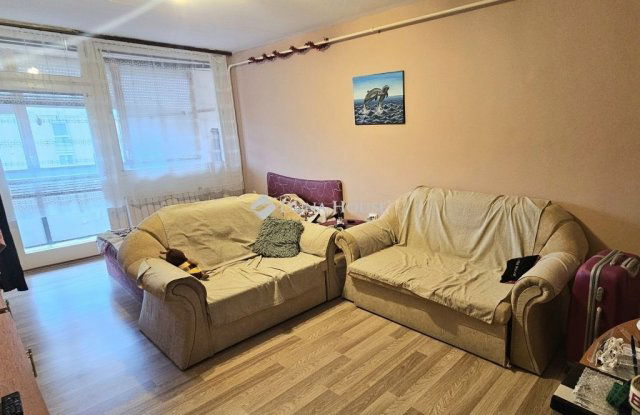 Kiadó panellakás, albérlet, Pécsett 130 E Ft / hó, 2 szobás