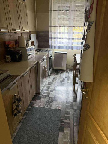 Eladó téglalakás, Komlón 27.4 M Ft, 2 szobás