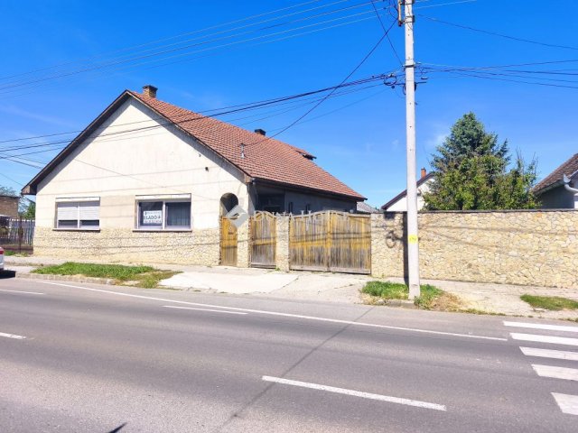 Eladó családi ház, Dombóváron 48 M Ft, 4 szobás