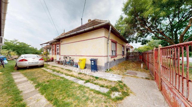 Eladó családi ház, Mezőkeresztesen 23.3 M Ft, 4 szobás