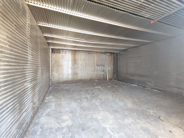 Eladó ipari ingatlan, Nagykőrösön 170 M Ft