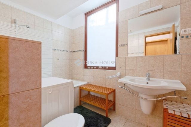 Eladó téglalakás, Budapesten, IX. kerületben 120 M Ft, 2 szobás