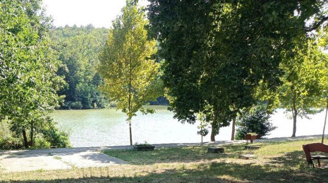 Eladó nyaraló, Komlón 29.5 M Ft, 1+1 szobás