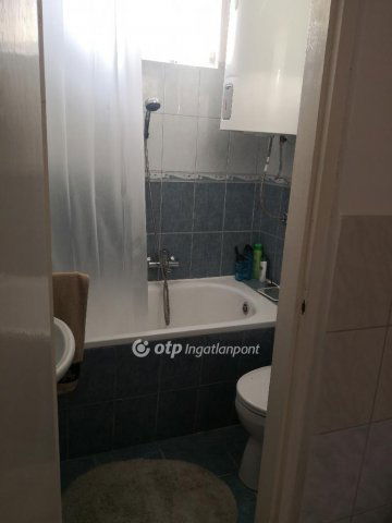 Eladó családi ház, Kisberzsenyen 19.5 M Ft, 2 szobás