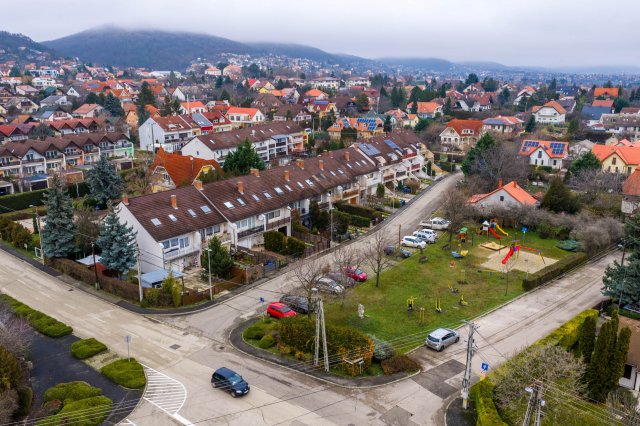 Eladó sorház, Balatonfüreden 139 M Ft, 5 szobás