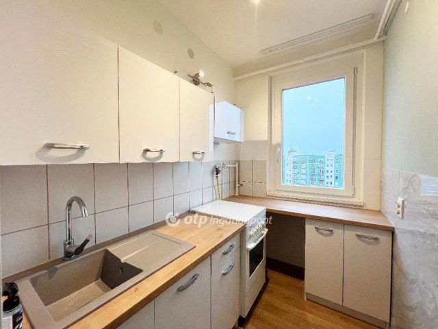 Eladó panellakás, Budapesten, III. kerületben 77.223 M Ft