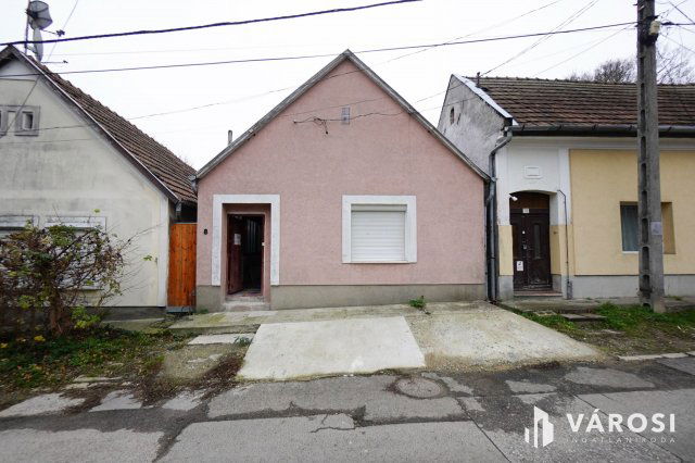 Eladó családi ház, Tahitótfalun 39.9 M Ft, 2 szobás