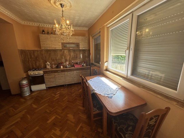 Eladó családi ház, Újszászon 35 M Ft / költözzbe.hu