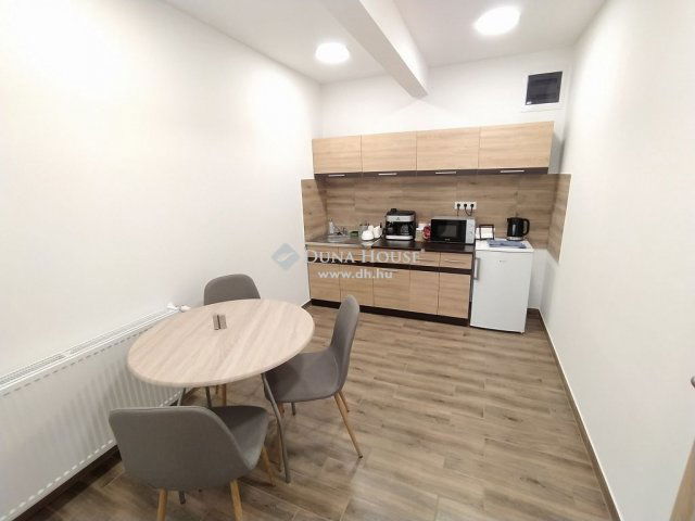 Kiadó ipari ingatlan, Sülysápon 570 E Ft / hó