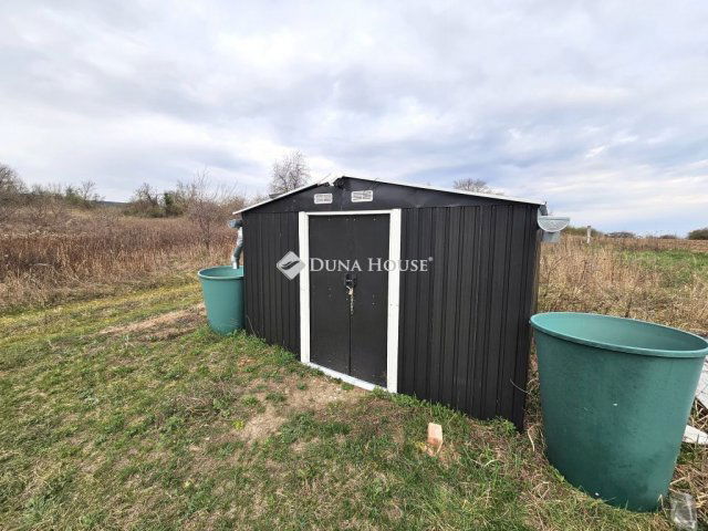 Eladó telek, Nyergesújfaluban 9 M Ft / költözzbe.hu