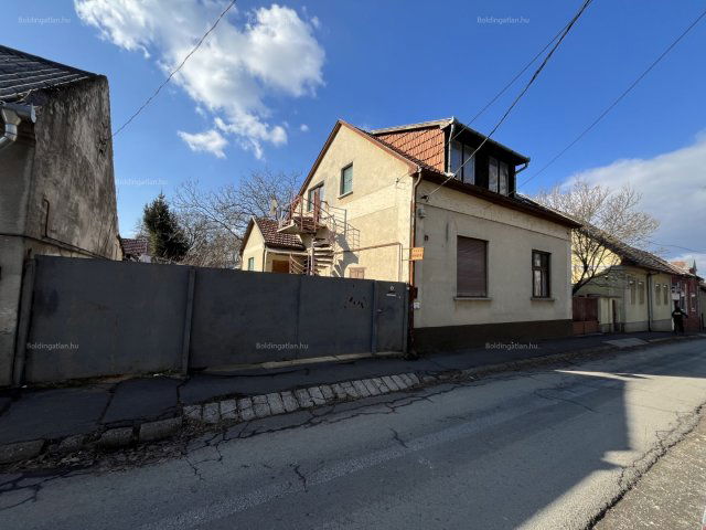 Eladó családi ház, Kaposváron 59 M Ft, 6 szobás