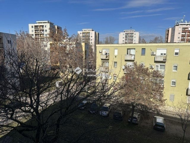Eladó téglalakás, Kecskeméten 26 M Ft, 1 szobás