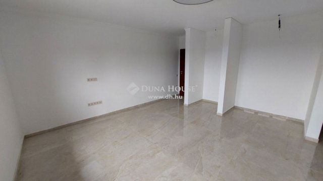 Eladó családi ház, Mogyoródon 349.99 M Ft, 6 szobás