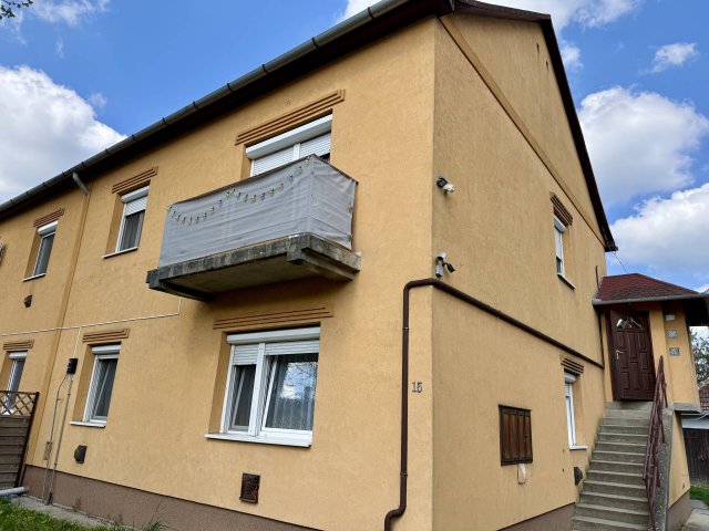 Eladó téglalakás, Törökszentmiklóson 37.8 M Ft, 3 szobás