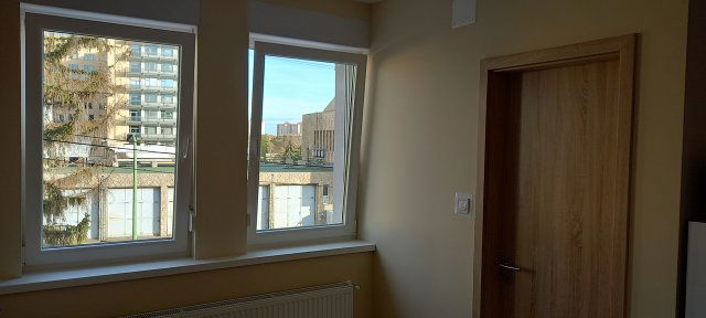 Kiadó téglalakás, albérlet, Pécsett, Kürt utcában, 2 szobás