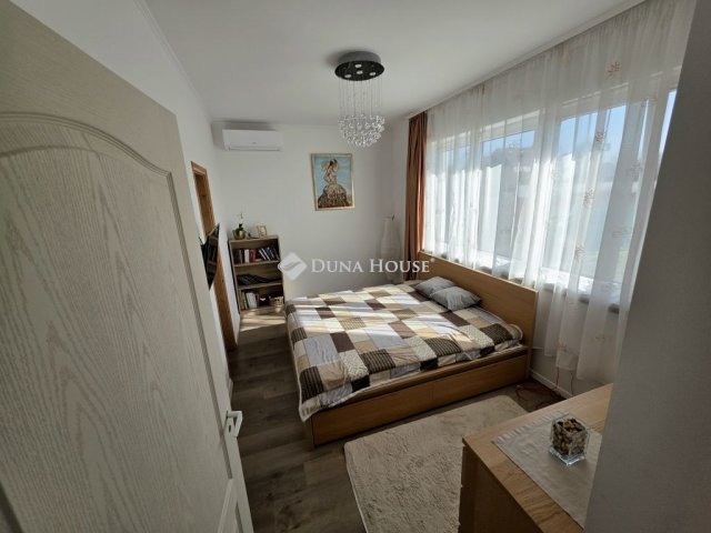 Eladó családi ház, Nagytarcsán 205 M Ft, 6 szobás