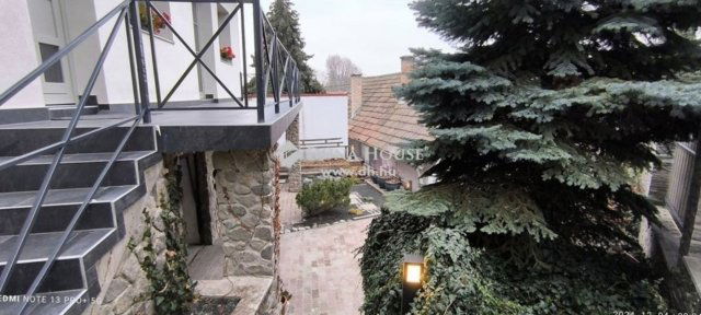 Eladó családi ház, Szentendrén 280 M Ft, 4 szobás