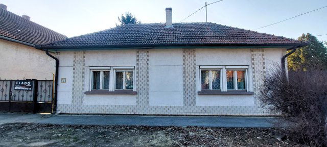 Eladó családi ház, Békéscsabán 43.5 M Ft, 4+1 szobás