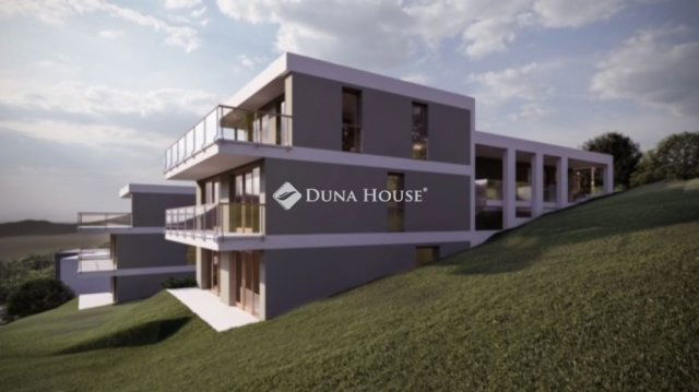 Eladó téglalakás, Pécsett 125 M Ft, 3 szobás