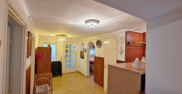 Eladó családi ház, Szombathelyen 96 M Ft, 6 szobás