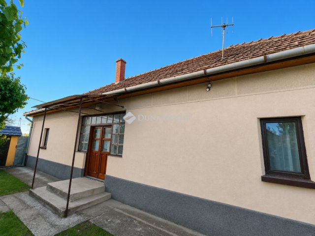 Eladó családi ház, Kecskeméten 35 M Ft, 2 szobás