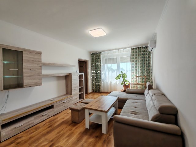 Kiadó panellakás, albérlet, Szegeden 200 E Ft / hó, 3 szobás