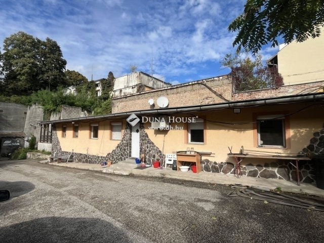 Eladó ipari ingatlan, Budapesten, XXII. kerületben 199.999 M Ft