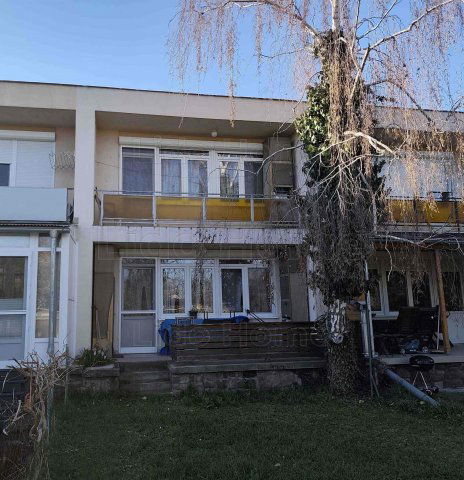Eladó sorház, Balatonalmádiban 79.9 M Ft, 18 szobás