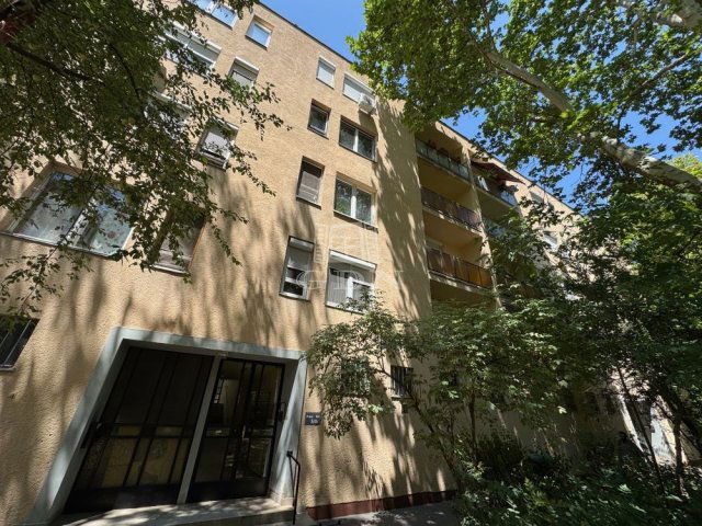 Eladó téglalakás, Kecskeméten 34.9 M Ft, 2 szobás