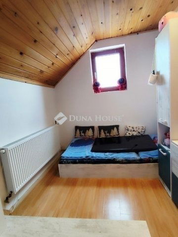 Eladó családi ház, Vecsésen 73.5 M Ft, 7 szobás
