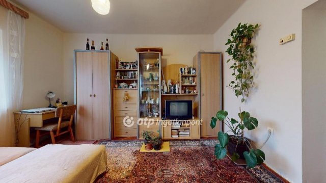 Eladó családi ház, Nyírbátorban 43.5 M Ft, 2 szobás