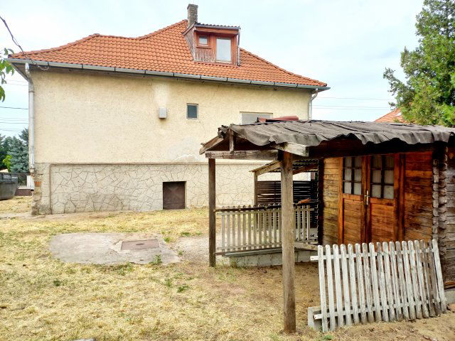 Eladó családi ház, Erdőkertesen 69 M Ft, 4+1 szobás