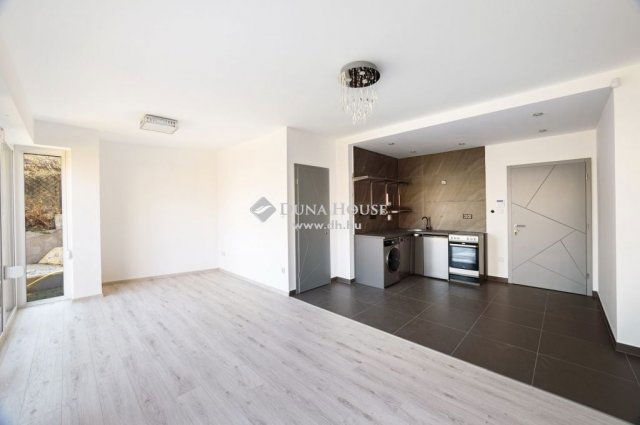 Eladó családi ház, Budapesten, II. kerületben 880.11 M Ft