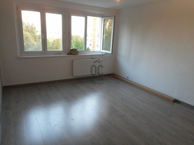 Eladó panellakás, Kecskeméten 37.9 M Ft, 2 szobás