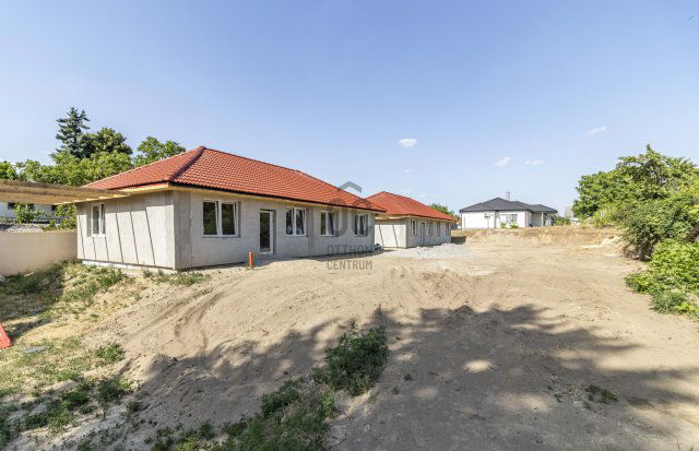 Eladó családi ház, Székesfehérvárott 80 M Ft, 5 szobás