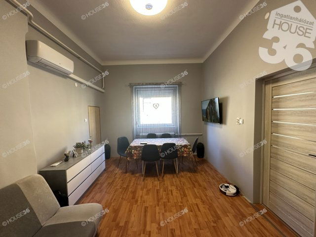 Eladó téglalakás, Kiskunfélegyházán 58 M Ft, 4 szobás