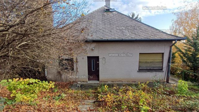 Eladó családi ház, Budapesten, III. kerületben 295 M Ft