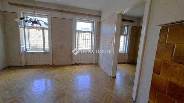 Eladó téglalakás, Budapesten, VII. kerületben 71.77 M Ft