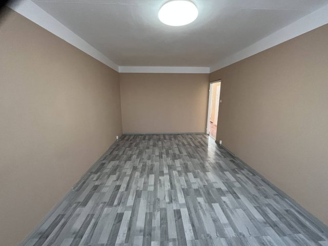Eladó panellakás, Dunaújvárosban 27.99 M Ft, 2 szobás
