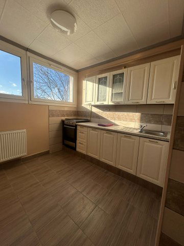 Eladó panellakás, Kaposváron 41.5 M Ft, 2 szobás