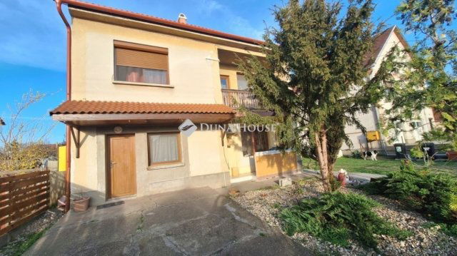 Eladó családi ház, Perkátán 62.4 M Ft, 5 szobás