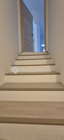 Eladó családi ház, Monoron 164.9 M Ft, 5 szobás