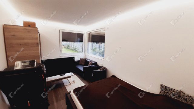 Eladó családi ház, Ajkán 299 M Ft, 5 szobás