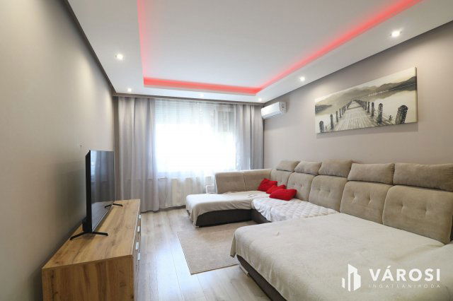 Kiadó panellakás, albérlet, Szegeden 160 E Ft / hó, 4 szobás