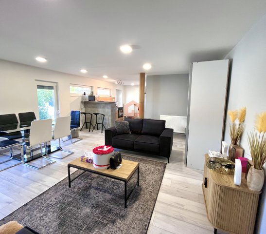 Kiadó téglalakás, albérlet, Pécsett, Zsolnay Vilmos utcában