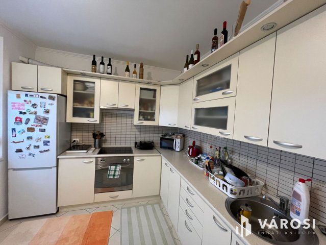 Eladó panellakás, Debrecenben 66.9 M Ft, 3 szobás