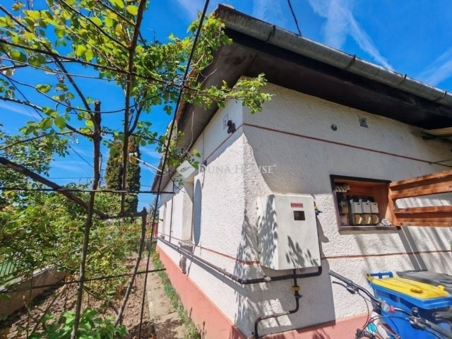 Eladó családi ház, Pándon 32.9 M Ft, 3 szobás
